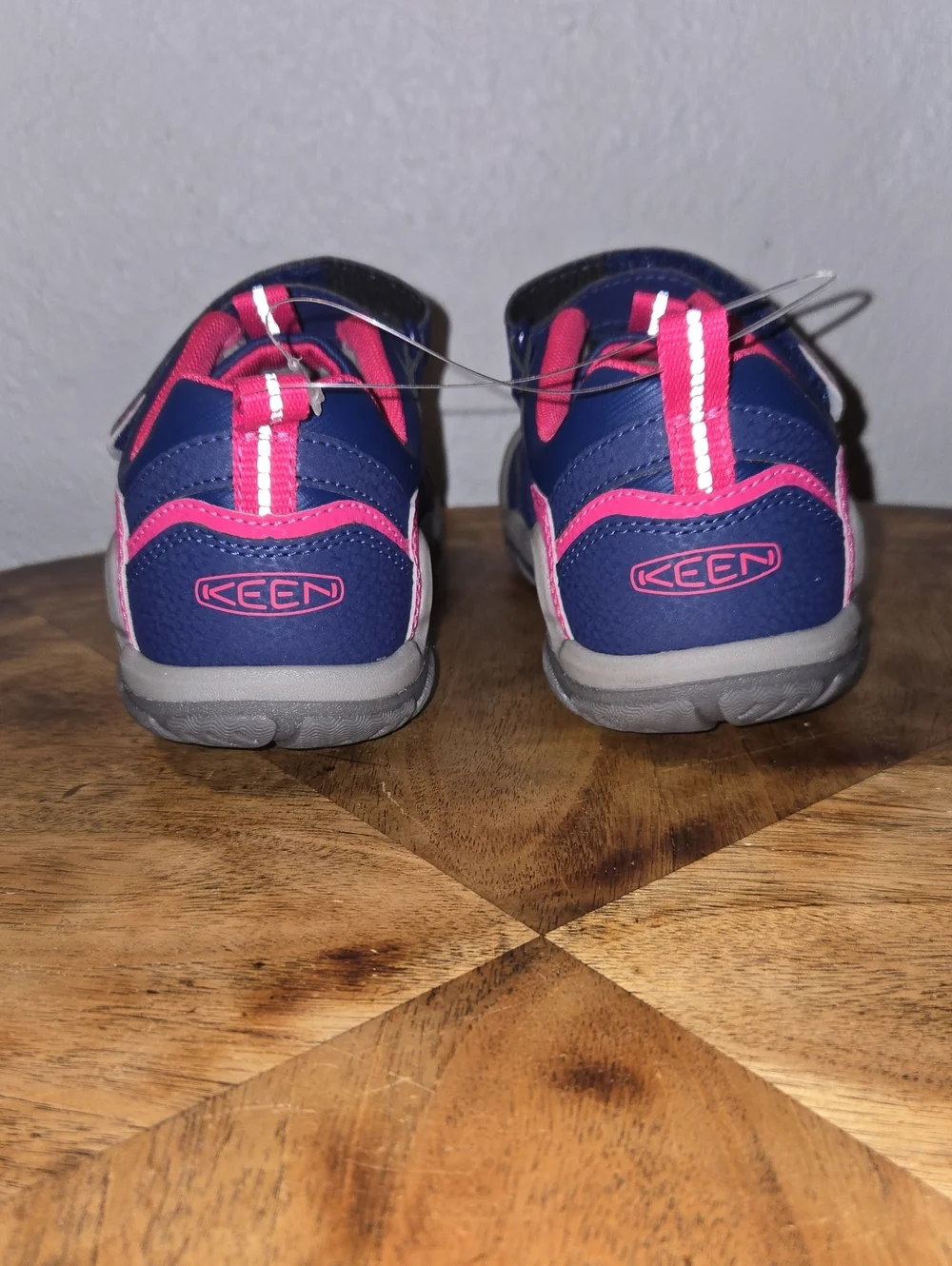 NWOT Girls' KEEN 